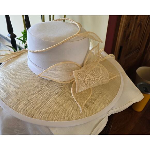 NWT Champagne Italy white, burlap leaves/branches - Picture 2 of 5